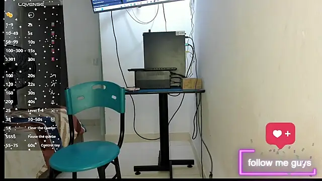 lunna noir online show from November 2025 07:26:01 PM