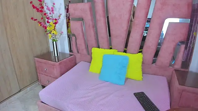 MaraKarly online show from April 2026 12:37:01 AM