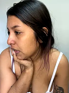  Chloe Smith online show from October 2025 04:49:02 PM