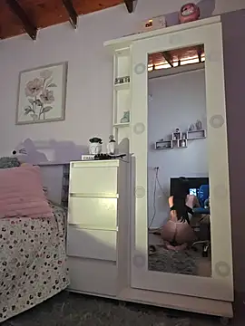 Alicia vellami online show from December 2025 03:07:02 PM