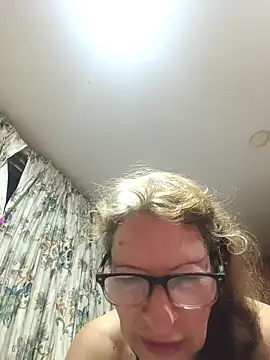 MaryLunne online show from April 2026 12:37:02 AM