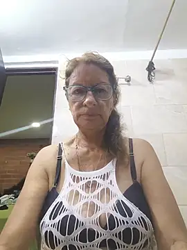 Snapshot of MaryLunne chatting on May 2026 11:34:01 PM MaryLunne online show from May 2026 11:34:01 PM