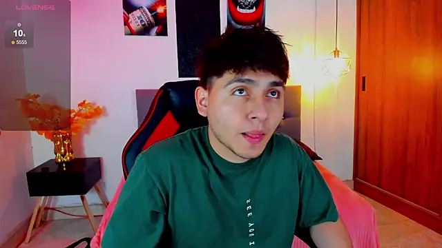 Snapshot of Nicolas_James_Sc chatting on February 2026 02:46:01 PM Nicolas James Sc online show from February 2026 02:46:01 PM