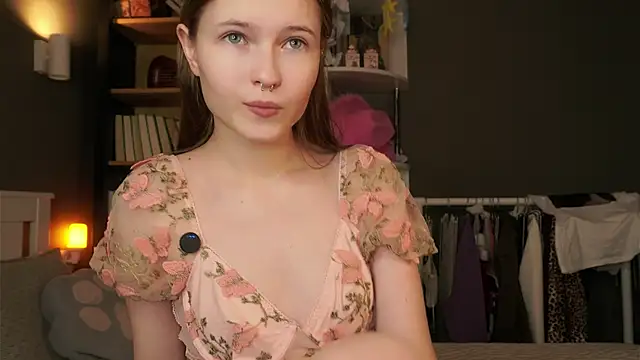 LynHillaire online show from February 2026 11:20:01 AM