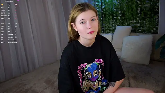 LynHillaire online show from March 2026 12:12:02 PM