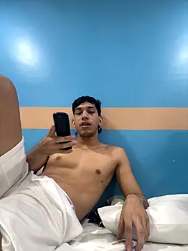 Snapshot of Andres-Andrea1922 chatting on September 2025 10:42:01 PM Andres-Andrea1922 online show from September 2025 10:42:01 PM