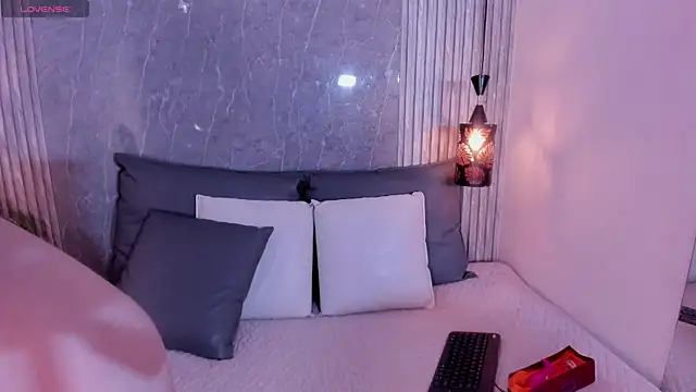 Missblonde doll online show from November 2025 09:37:02 PM