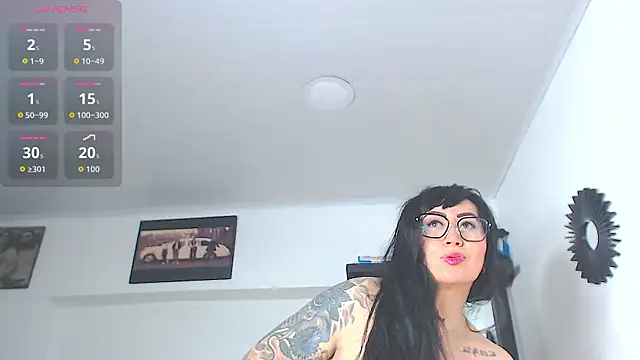 Snapshot of Vicky_hotmilf chatting on June 2026 11:09:01 AM Vicky hotmilf online show from June 2026 11:09:01 AM