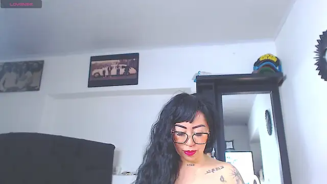 Snapshot of Vicky_hotmilf chatting on June 2026 08:35:02 AM Vicky hotmilf online show from June 2026 08:35:02 AM