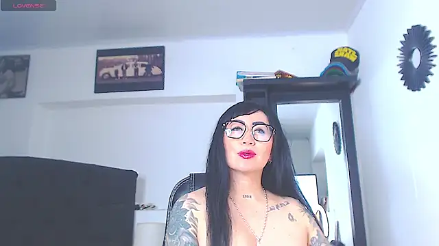 Snapshot of Vicky_hotmilf chatting on July 2026 11:07:01 AM Vicky hotmilf online show from July 2026 11:07:01 AM