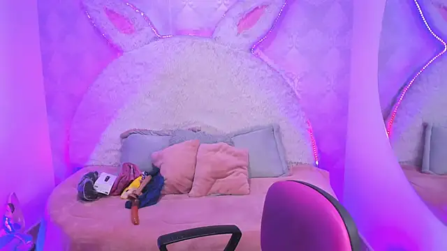 Gaby louse online show from February 2026 07:12:02 PM