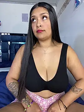 Snapshot of Aurora_fire1 chatting on February 2026 04:59:02 PM Aurora fire1 online show from February 2026 04:59:02 PM