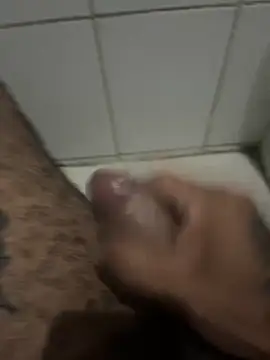 FromVnz online show from November 2025 01:21:02 PM