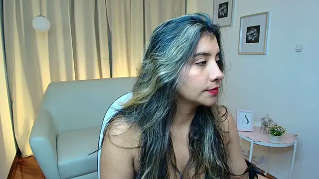 nina moen online show from December 2025 03:35:02 AM