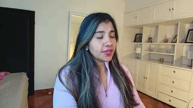 nina moen online show from January 2026 03:11:02 AM