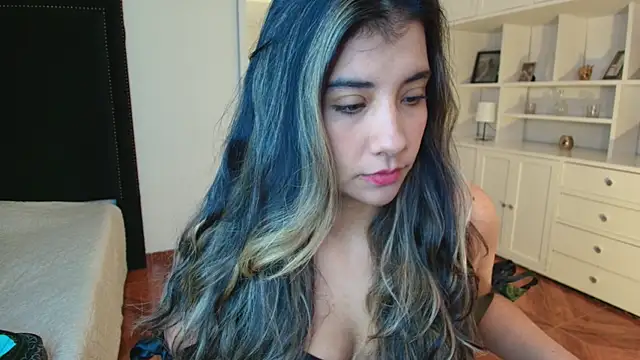 nina moen online show from January 2026 04:17:01 AM