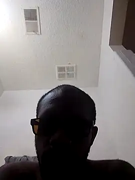 Snapshot of moneybaggtj chatting on October 2025 03:46:02 PM moneybaggtj online show from October 2025 03:46:02 PM