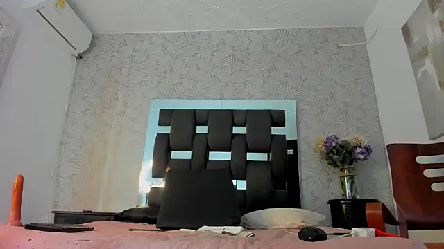 MissDiabla  online show from October 2025 12:51:01 PM