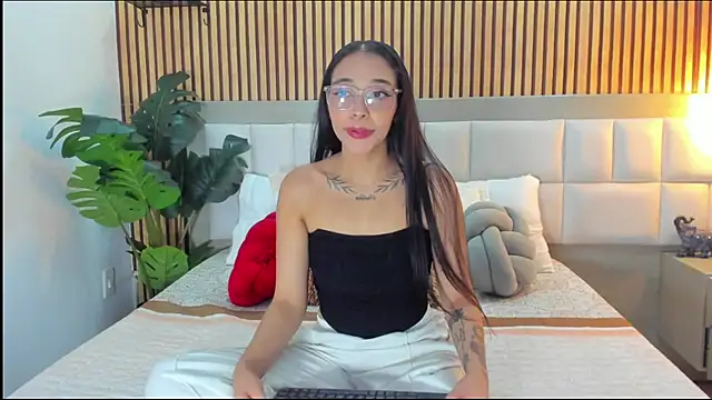 Roseaurora online show from February 2026 12:46:01 PM