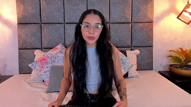 Snapshot of Roseaurora chatting on June 2026 10:52:01 AM Roseaurora online show from June 2026 10:52:01 AM