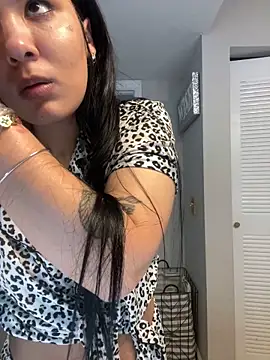 Prettygirl6070 online show from April 2026 05:08:02 PM