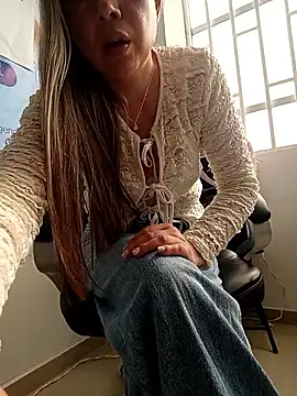 Snapshot of Madisson-04_ chatting on May 2026 01:50:01 PM Madisson-04 online show from May 2026 01:50:01 PM