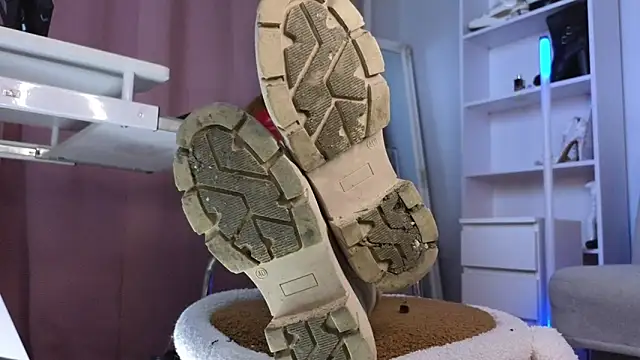 CruelSiren online show from December 2025 09:56:01 PM