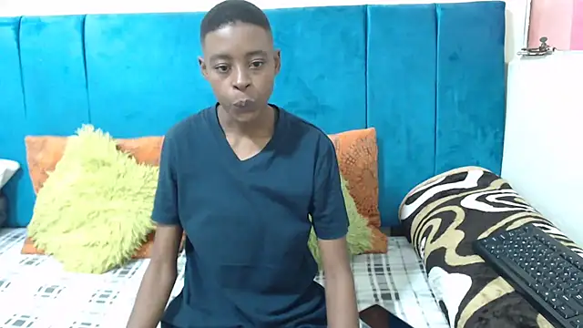 SweetSlenderChoc online show from May 2026 03:41:02 PM