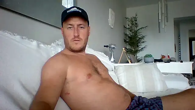 Snapshot of Londonlad818 chatting on October 2025 03:25:01 PM Londonlad818 online show from October 2025 03:25:01 PM