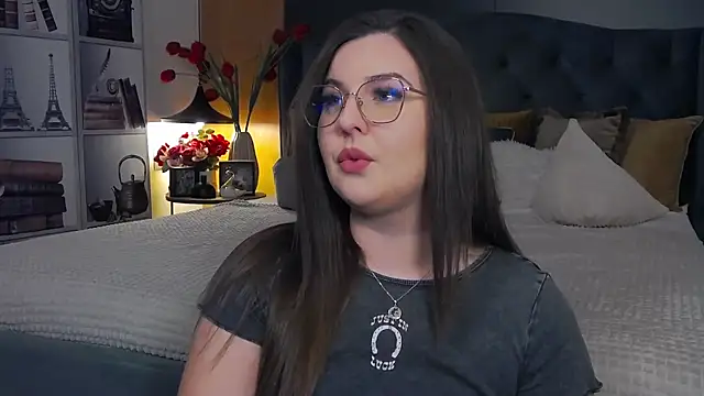 Mia Swano online show from November 2025 10:42:01 PM