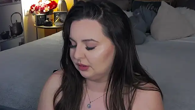 Mia Swano online show from November 2025 12:57:01 AM