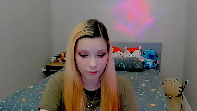 Kitten Alissa online show from October 2025 07:55:01 PM
