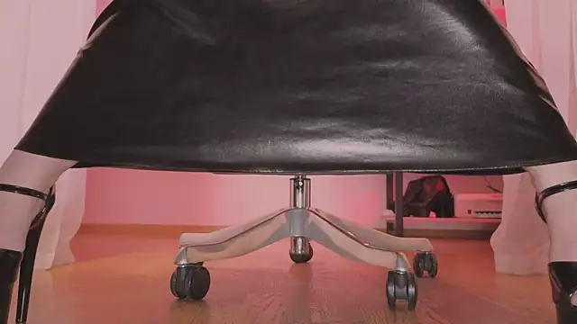 Snapshot of Jolie_Orchid chatting on February 2026 12:33:02 PM Jolie Orchid online show from February 2026 12:33:02 PM