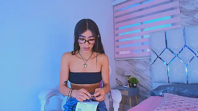 Snapshot of collet_1 chatting on May 2026 12:01:02 PM collet 1 online show from May 2026 12:01:02 PM