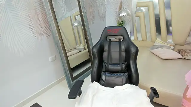 ValerySkinnyy online show from April 2026 03:37:02 AM