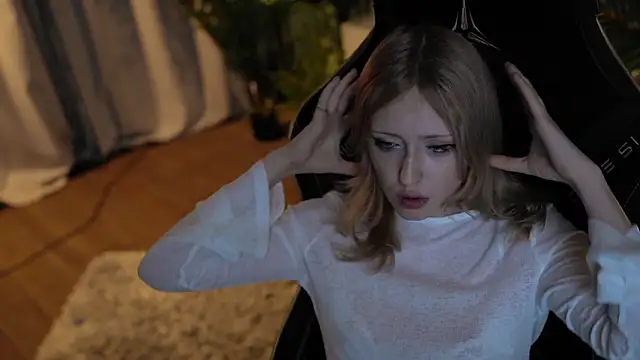 Snapshot of rosy_petal chatting on September 2025 02:01:02 AM rosy petal online show from September 2025 02:01:02 AM