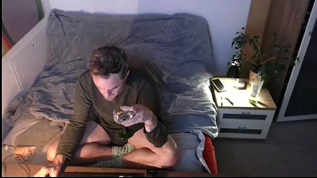 EdelHolz91 online show from November 2025 02:51:01 PM