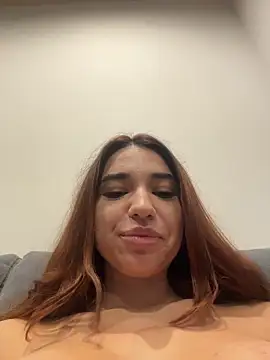 ItalianGirl online show from December 2025 10:48:01 PM