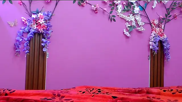 Snapshot of skinnysofia18 chatting on September 2025 01:13:01 PM skinnysofia18 online show from September 2025 01:13:01 PM