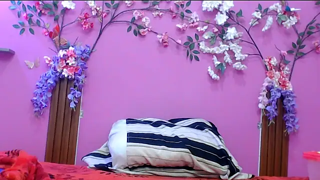 skinnysofia18 online show from November 2025 07:41:02 AM