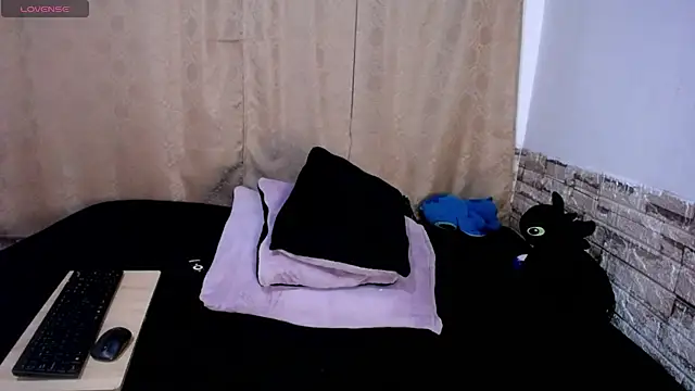 Snapshot of Bicky_24 chatting on April 2026 09:52:01 AM Bicky 24 online show from April 2026 09:52:01 AM
