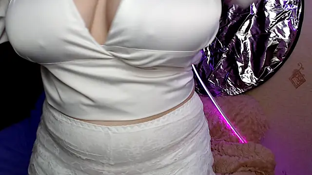 Snapshot of MillyBoo0 chatting on December 2025 05:22:02 PM MillyBoo0 online show from December 2025 05:22:02 PM