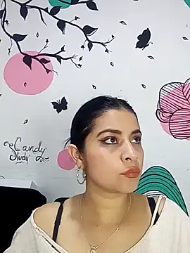 Snapshot of ValerieLove_ chatting on October 2025 08:08:02 PM ValerieLove online show from October 2025 08:08:02 PM