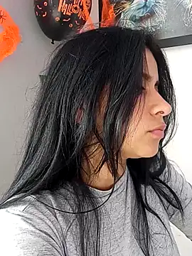 Snapshot of ValerieLove_ chatting on October 2025 07:29:02 PM ValerieLove online show from October 2025 07:29:02 PM