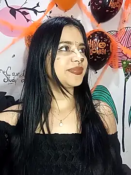 Snapshot of ValerieLove_ chatting on October 2025 07:27:02 PM ValerieLove online show from October 2025 07:27:02 PM