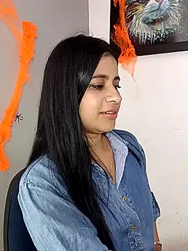 Snapshot of ValerieLove_ chatting on November 2025 08:11:01 PM ValerieLove online show from November 2025 08:11:01 PM