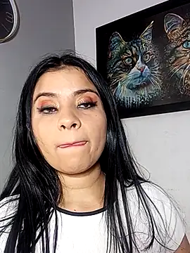 Snapshot of ValerieLove_ chatting on November 2025 07:48:02 PM ValerieLove online show from November 2025 07:48:02 PM