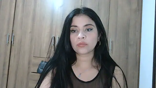 Snapshot of ValerieLove_ chatting on November 2025 12:04:01 PM ValerieLove online show from November 2025 12:04:01 PM