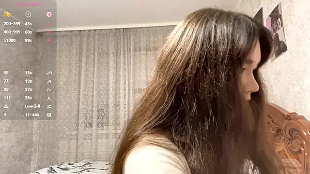 Pikmigirl18 online show from November 2025 01:33:02 PM