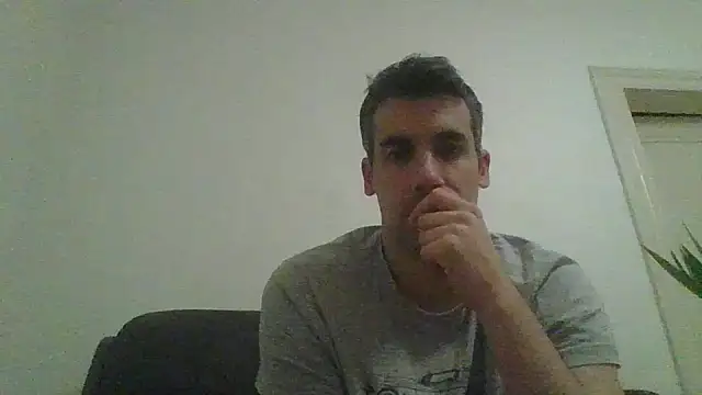 JulioIsHere4you online show from November 2025 01:59:02 AM